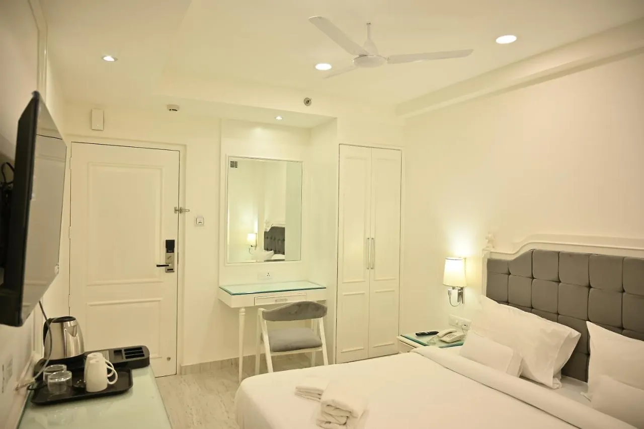 Pearl Courtyard Hotel