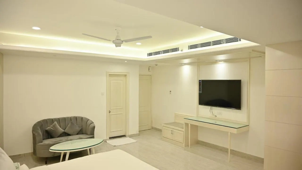 Pearl Courtyard